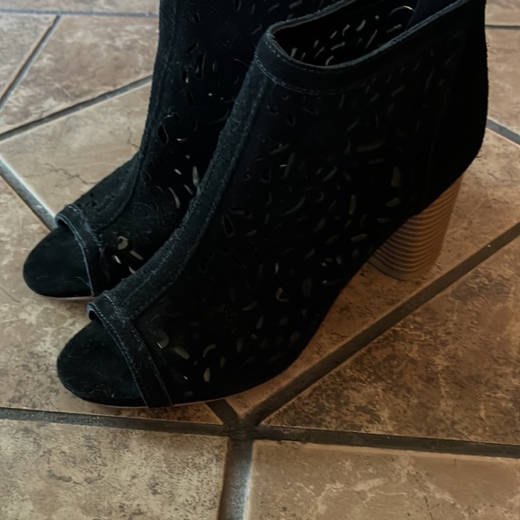 American Rag Suede Shootie Glia Cut Out Ankle Bootie - Picture 2 of 7